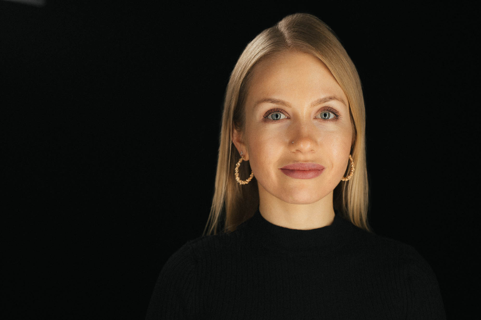 Export x3 Headshot  06624 Dez 01 2019 Bearbeitet 2 Headshots 2019  Miro Nicole Nadine